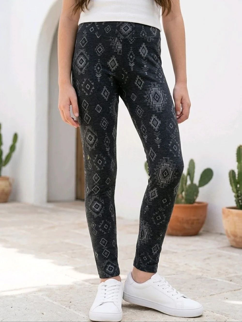 Justice Girls Black Gray Aztec Tribal Leggings Stretch Knit Pants Size 10